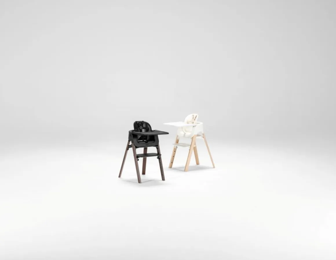 Stokke Steps Stoel Complete Set met Babyset en Tray – Black/Warm Brown