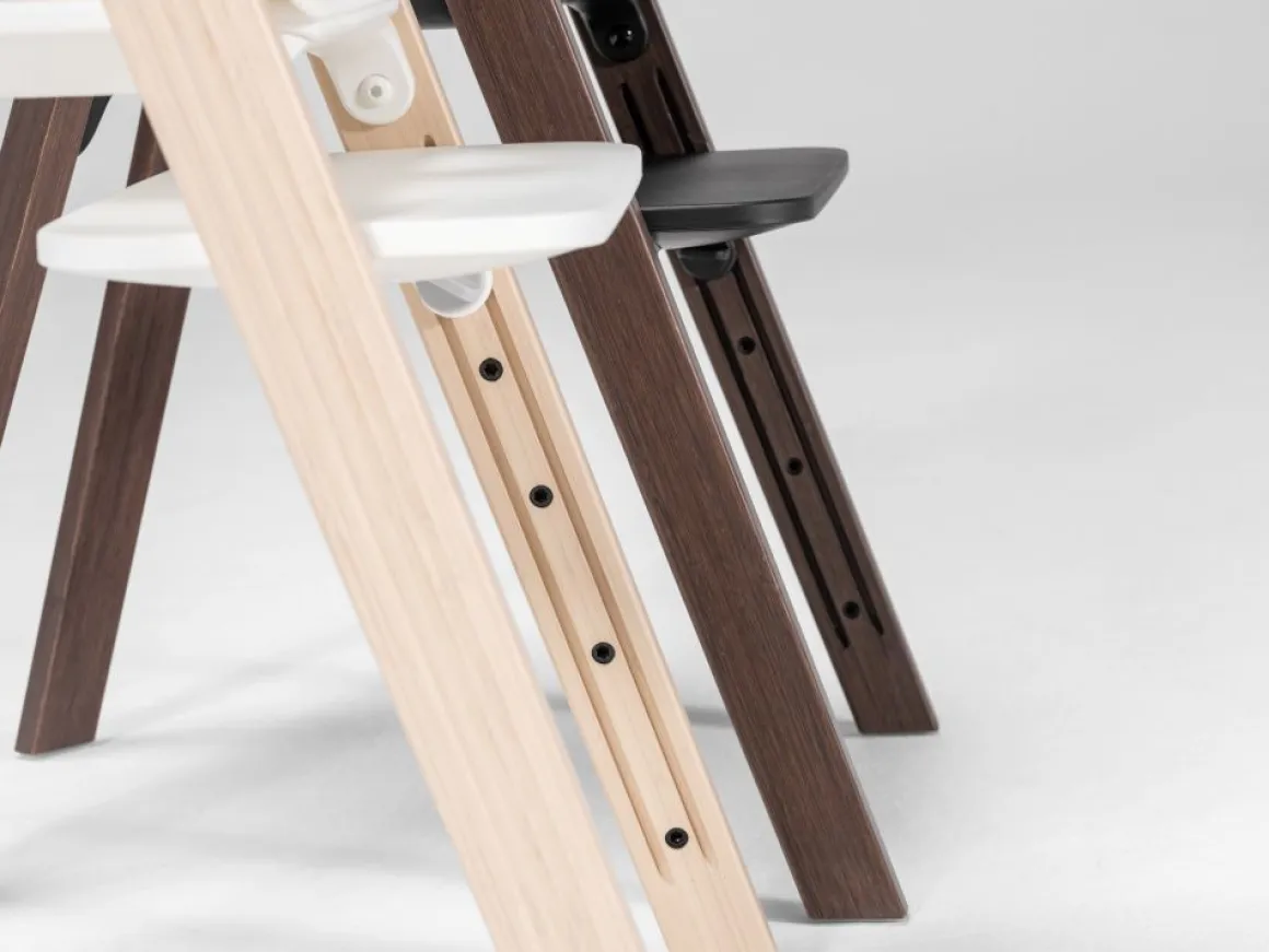 Stokke Steps Stoel Complete Set met Babyset en Tray – Black/Warm Brown