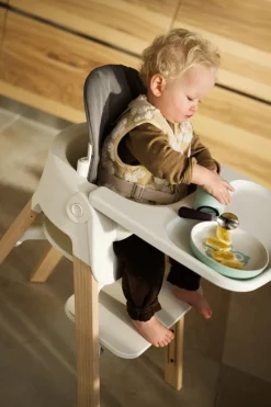 Stokke Steps Stoel Complete Set met Babyset en Tray – White/Natural